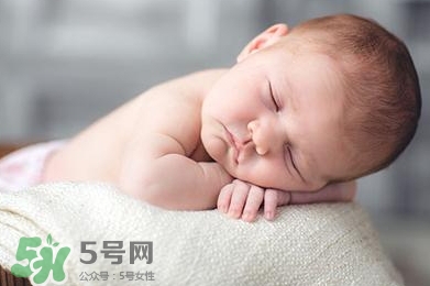 臍疝是什么？臍疝對寶寶有什么影響？