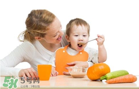 寶寶發(fā)燒出汗后可以洗澡嗎？寶寶發(fā)燒出汗好嗎？
