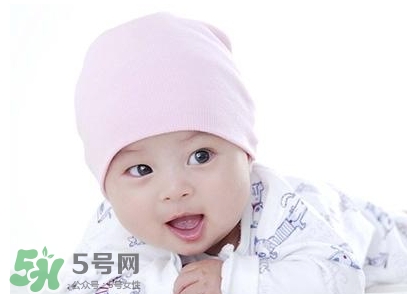 新生兒痤瘡多久會好？新生兒痤瘡能用百多邦嗎？