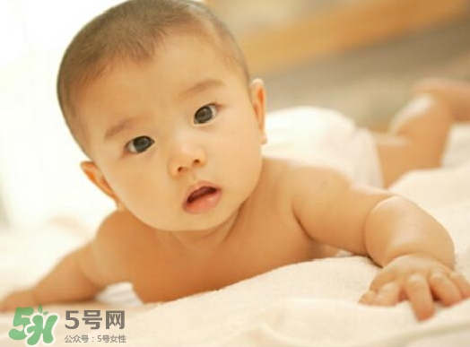 寶寶發(fā)燒抽搐正常嗎？寶寶發(fā)燒抽搐怎么辦？