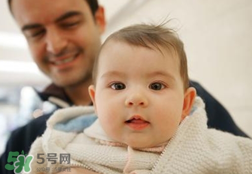 寶寶什么時(shí)候?qū)W會(huì)說話？怎么教寶寶說話？