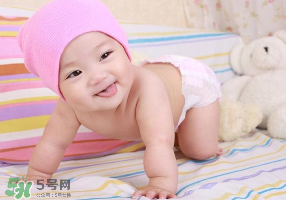 寶寶發(fā)燒出汗可以蓋被子嗎？寶寶發(fā)燒出汗了會(huì)退燒嗎？