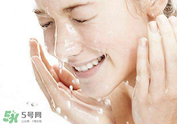 正確敷面膜的時間是多少？敷面膜小知識