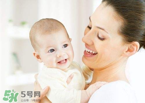 生孩子時(shí)吃什么易助產(chǎn)？生孩子時(shí)吃巧克力