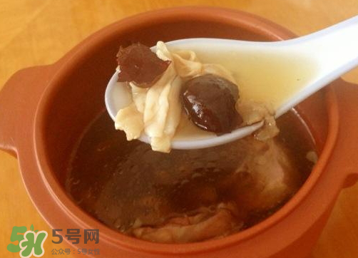 魚膠和什么一起燉最好？