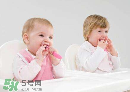 和寶寶同房睡還能過性生活嗎？有孩子之后怎么過性生活？