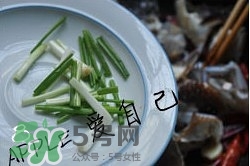 香辣蟹怎么做最好吃？香辣蟹怎么處理螃蟹？