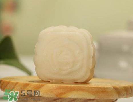 月餅皮可以加水嗎？月餅皮為什么不能放水？