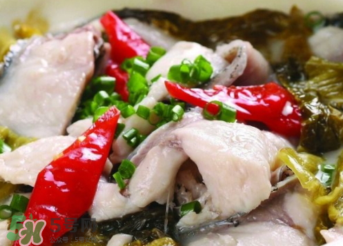酸菜魚可以放什么配菜？酸菜魚放什么菜好吃？