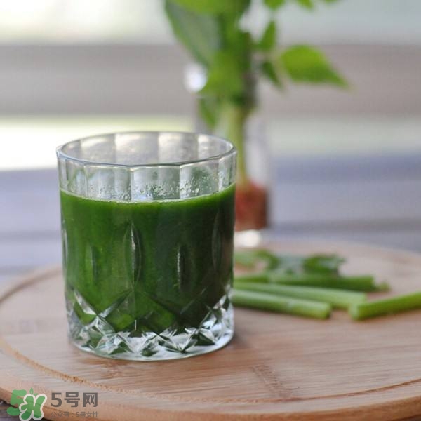 芹菜汁最適合什么人喝？芹菜汁哪些人不能喝？