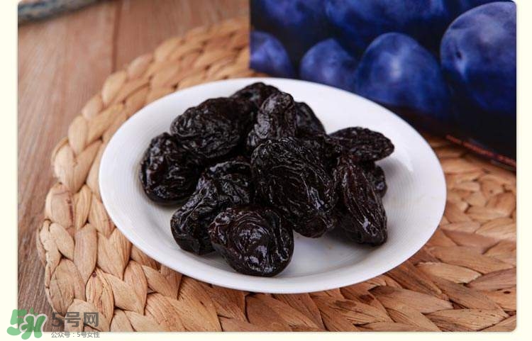 西梅核仁有毒嗎？西梅核咽下去了怎么辦？