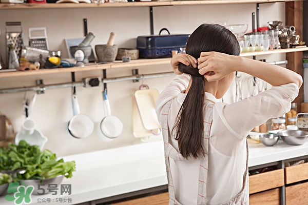 經常掉頭發(fā)怎么改善 如何改善掉頭發(fā)