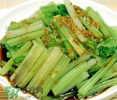 芹菜和什么榨汁好喝？芹菜榨汁需要煮熟嗎？