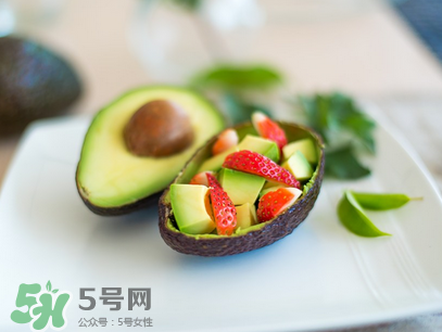 牛油果生的能吃嗎？牛油果怎么催熟快？