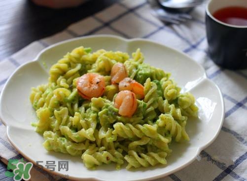 牛油果沙拉怎么做？牛油果沙拉用什么醬？
