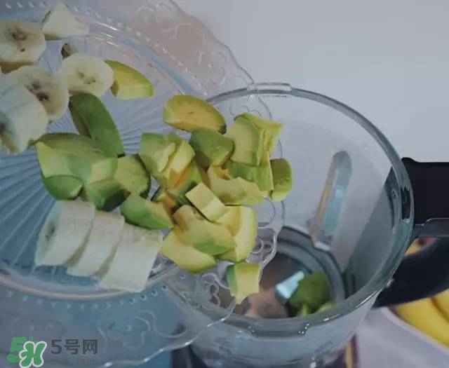 牛油果沙拉怎么做？牛油果沙拉用什么醬？