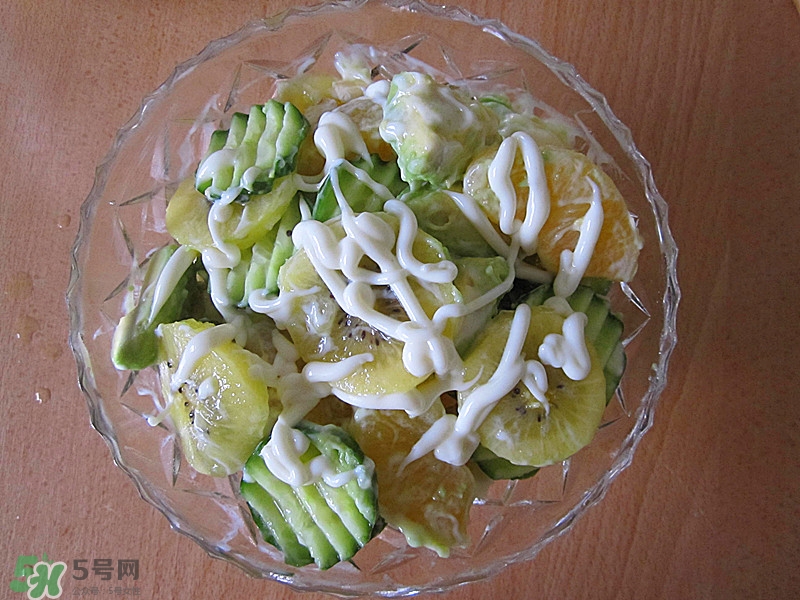 牛油果沙拉怎么做？牛油果沙拉用什么醬？