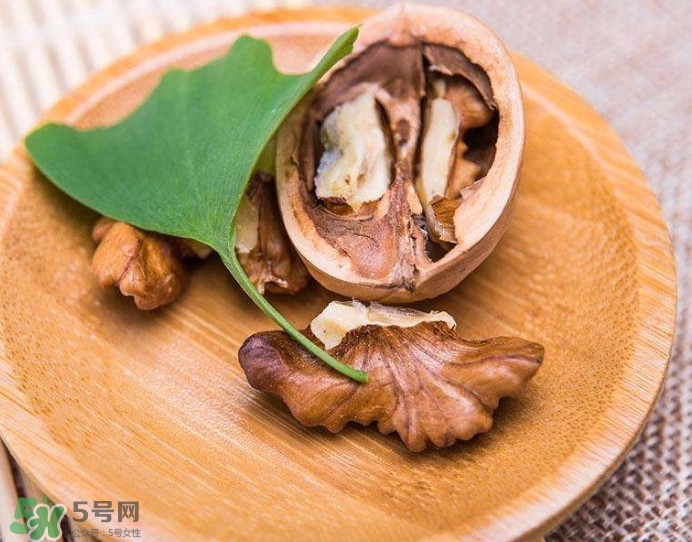 核桃粉寶寶可以吃嗎？寶寶幾個(gè)月可以吃？