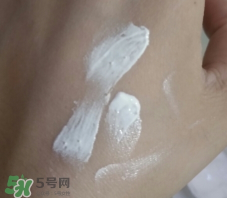 阿芙素顏霜要卸妝嗎？
