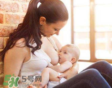 寶寶突然不吃母乳了怎么回事？寶寶不吃母乳是為什么？