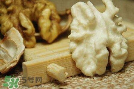 新鮮核桃怎么吃？新鮮核桃怎么給寶寶吃？