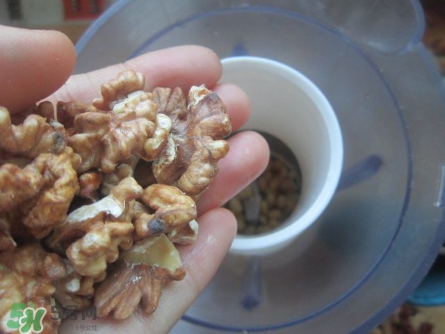 核桃可以和黃豆一起打豆?jié){嗎？核桃和什么一起打豆?jié){好？