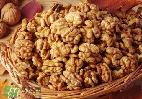 核桃磨成粉還有營養(yǎng)嗎？核桃粉和核桃哪個(gè)更好？