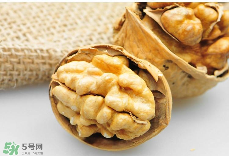 核桃可以空腹吃嗎？核桃飯前吃好還是飯后吃好？