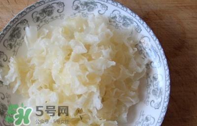 雪蛤能和銀耳一起燉嗎？雪蛤銀耳羹怎么做？