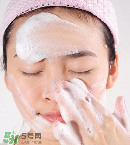 正確卸妝手法你做對了嗎？錯誤卸妝手法須知