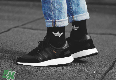 adidas iniki runner boost酷黑配色上腳效果怎么樣？