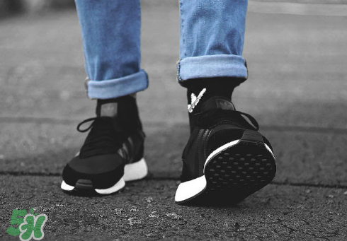 adidas iniki runner boost酷黑配色上腳效果怎么樣？