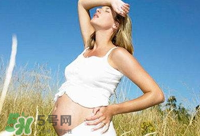 孕婦坐火車需要證明嗎？孕婦坐火車吃什么？