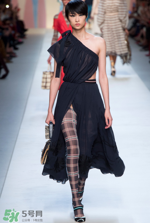 fendi2018春夏系列怎么樣_好看嗎_款式有哪些？