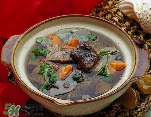 營養(yǎng)在湯里還是肉里？煲湯小訣竅