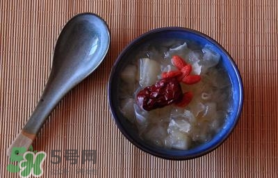 雪蛤能和銀耳一起燉嗎？雪蛤銀耳羹怎么做？