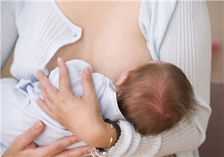 母乳寶寶一天大便幾次正常？母乳寶寶排便情況介紹