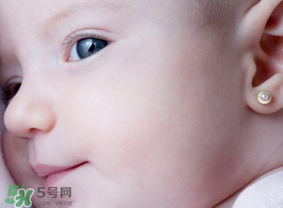 打耳洞幾天可以換耳釘？打耳洞后的注意事項(xiàng)