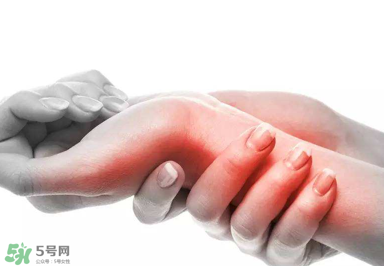 風濕是痛風嗎？風濕跟痛風有什么區(qū)別？