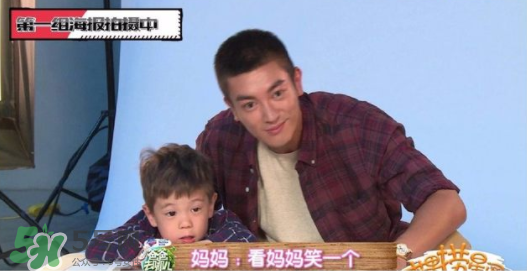 雙眼皮能搓出來嗎？霍思燕怎么幫嗯哼搓雙眼皮的？