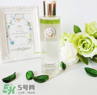 香邂格蕾古法凝光醋萃爽膚水怎么用？