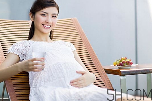 羊水指數(shù)正常范圍是多少？羊水過少的診斷標(biāo)準(zhǔn) 