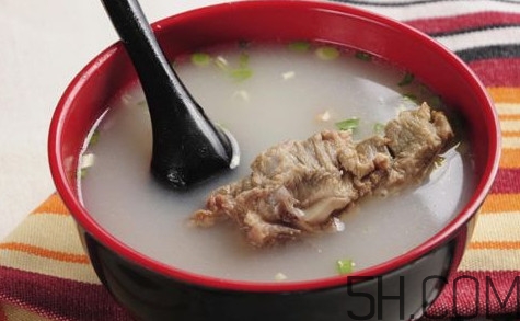 牛骨頭湯補(bǔ)什么？牛骨頭湯不能和什么一起吃