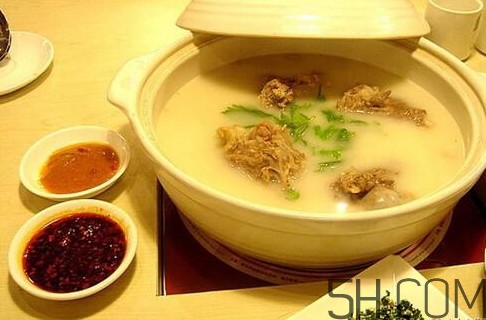 牛骨頭湯補(bǔ)什么？牛骨頭湯不能和什么一起吃