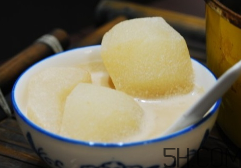 雪梨能和牛奶一起吃嗎？雪梨可以和牛奶榨汁嗎？