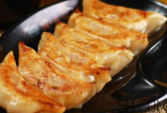 煎餃怎么做不粘鍋？煎餃粘鍋怎么辦？