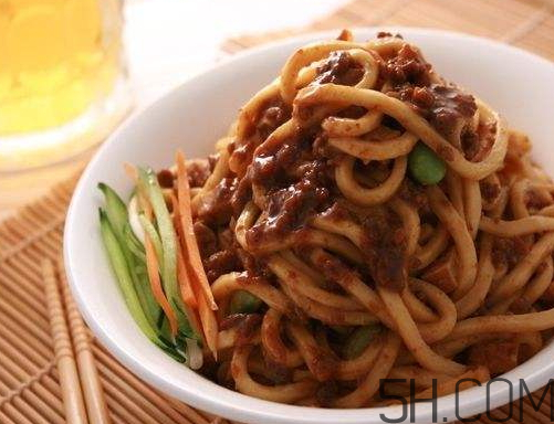 炸醬面可以用掛面嗎？炸醬面用什么面條？
