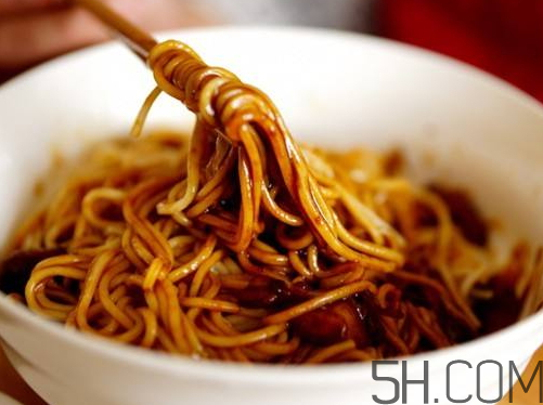 炸醬面可以用掛面嗎？炸醬面用什么面條？