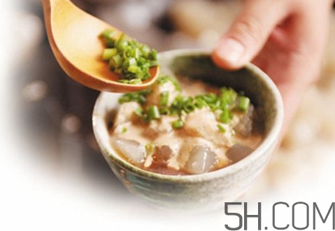 燜子是涼粉嗎？燜子是用什么做的？