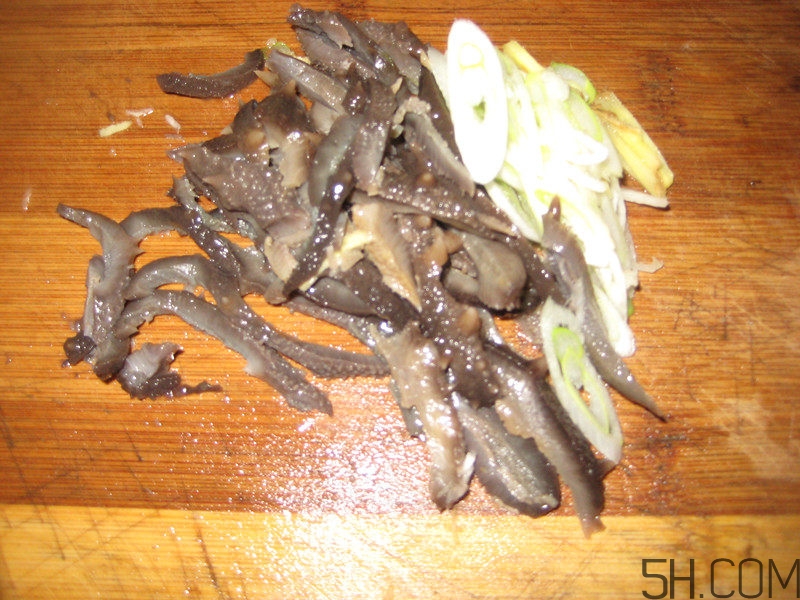 蘑菇和海參能一起吃嗎？蘑菇海參湯的做法